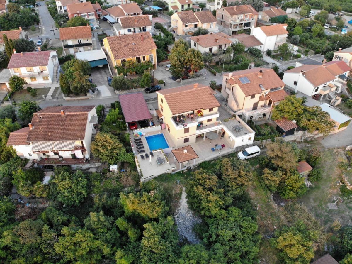 Apartman "Sabine Red" With Heated Pool Omisalj Exterior photo