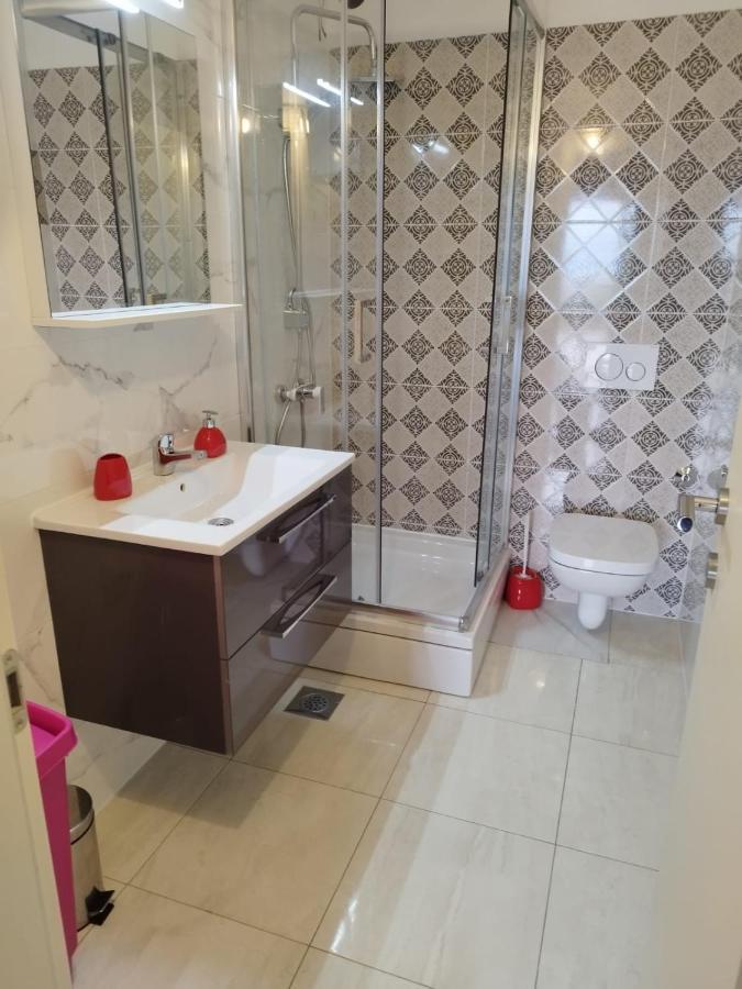 Apartman "Sabine Red" With Heated Pool Omisalj Exterior photo