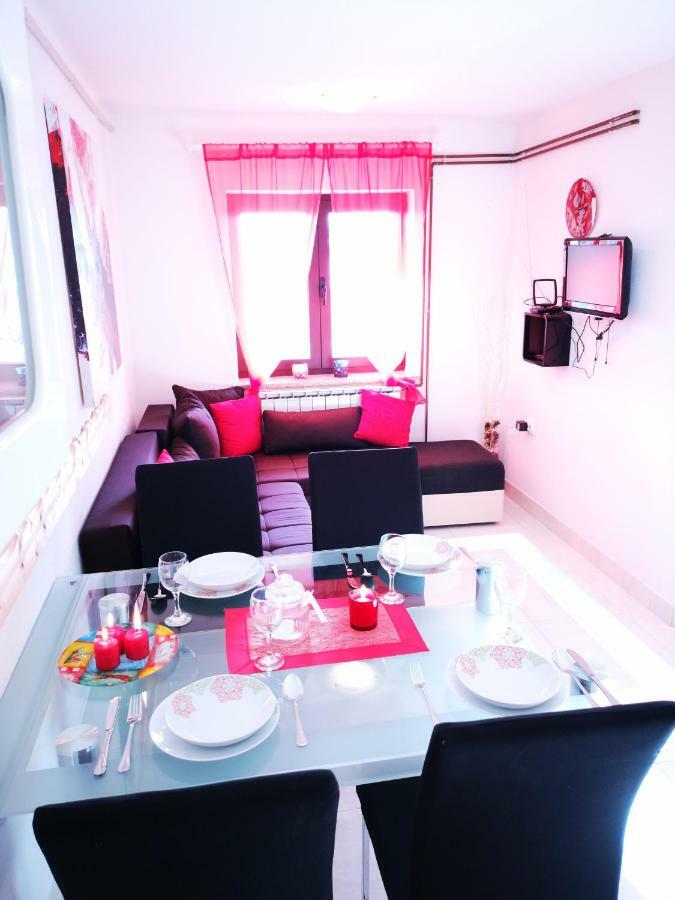 Apartman "Sabine Red" With Heated Pool Omisalj Exterior photo