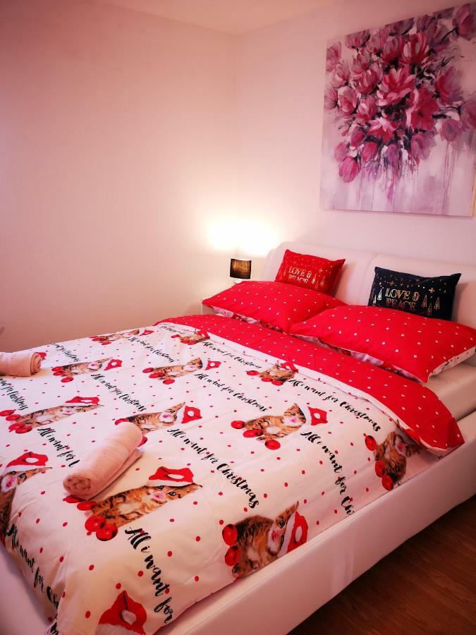 Apartman "Sabine Red" With Heated Pool Omisalj Exterior photo