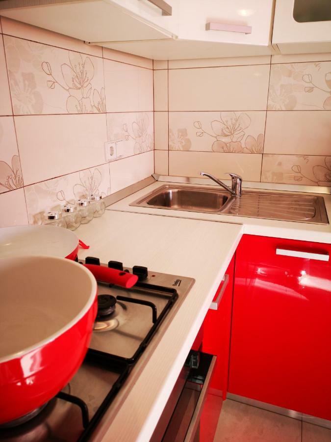 Apartman "Sabine Red" With Heated Pool Omisalj Exterior photo