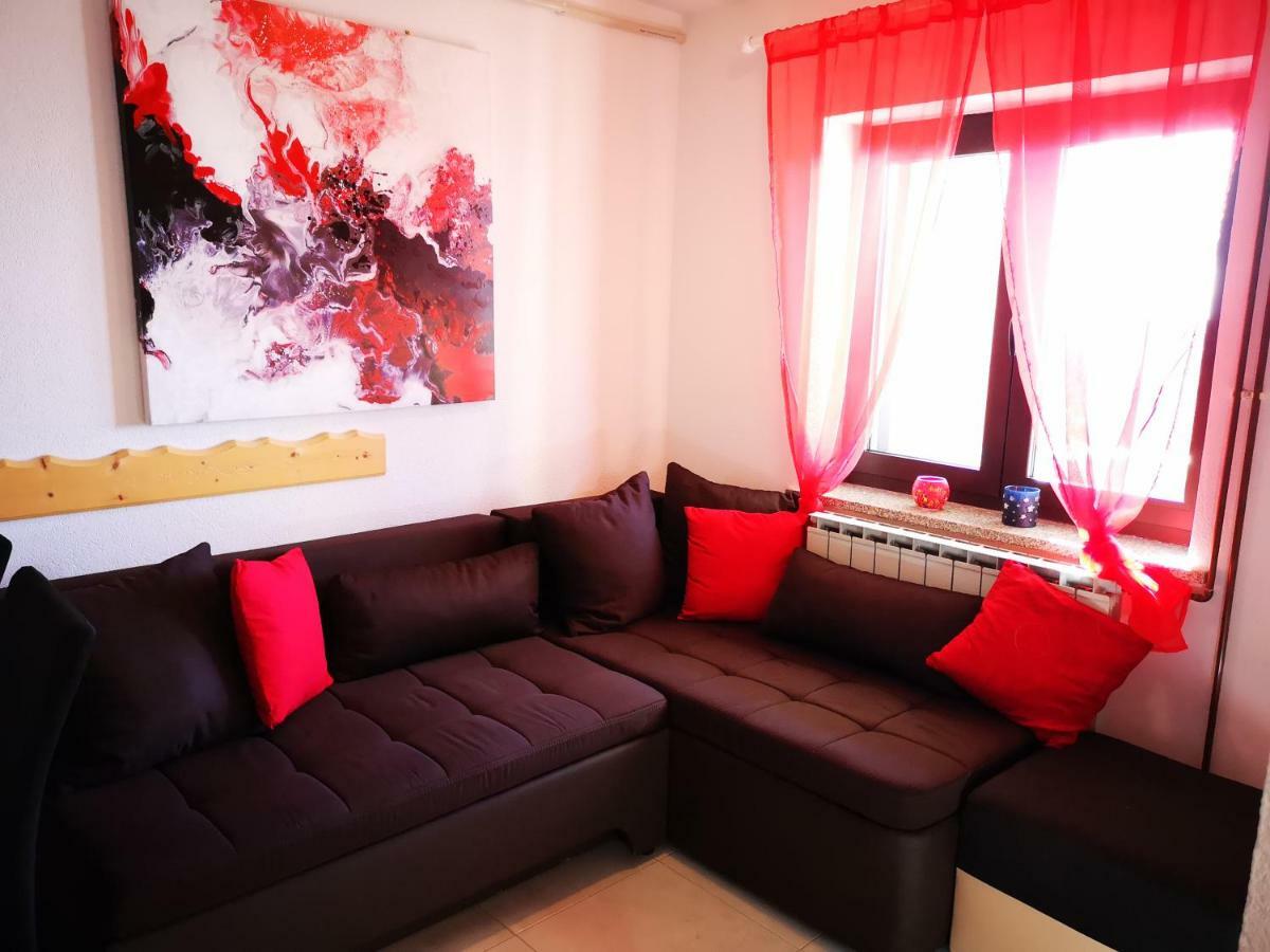 Apartman "Sabine Red" With Heated Pool Omisalj Exterior photo